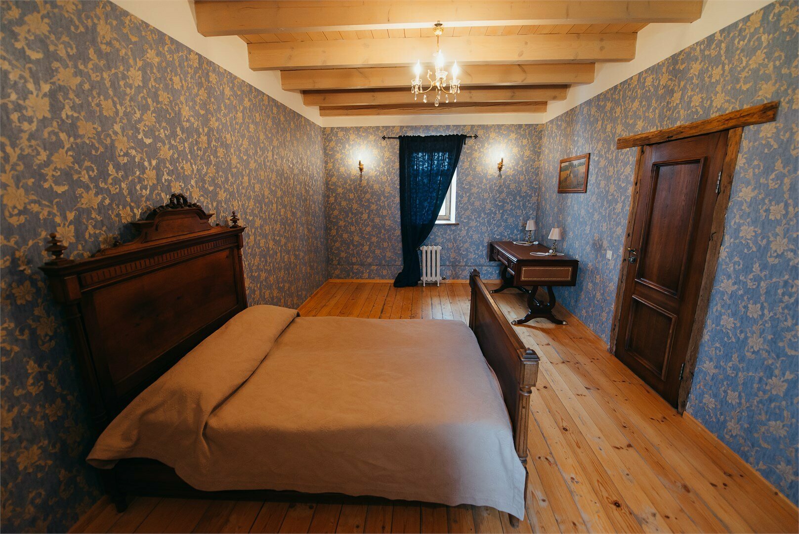 Левое крыло дома с мезонином