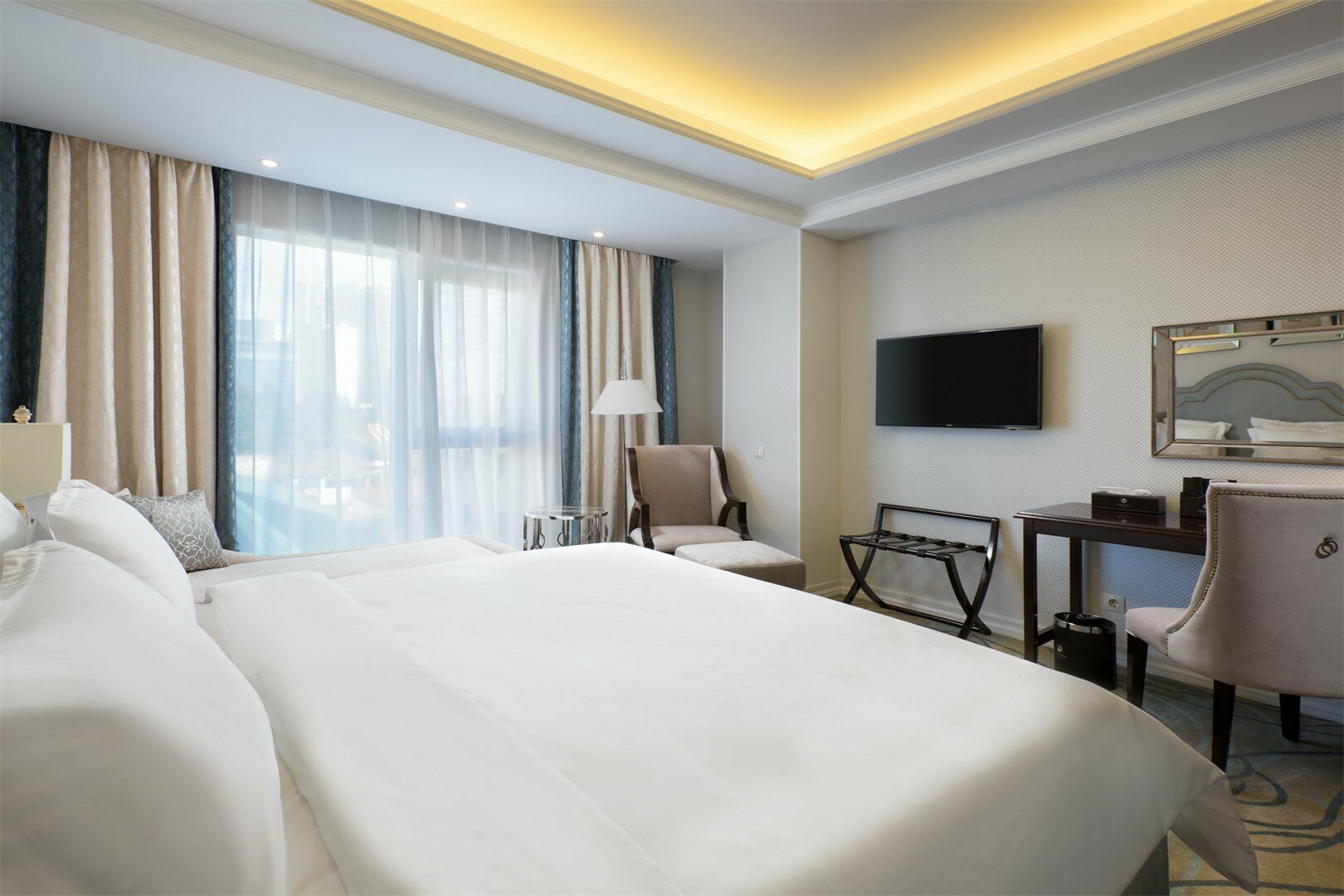 НОМЕР "КОМФОРТ" С КРОВАТЬЮ "QUEEN-SIZE"