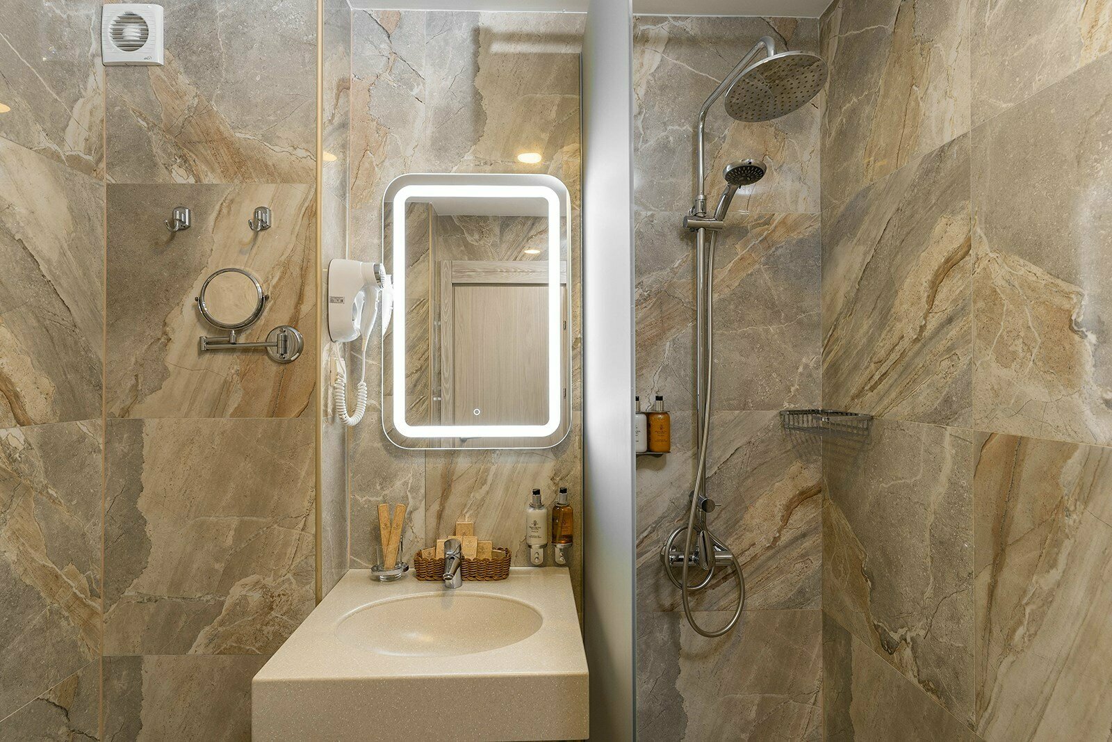 Семейный люкс с одной спальней и кухней