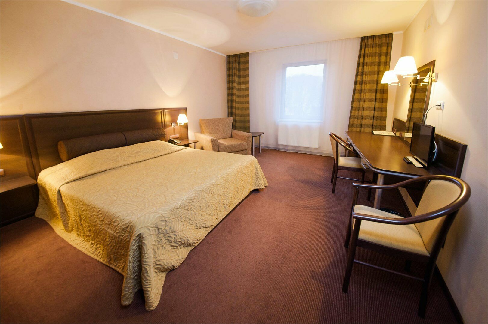 ПК с двуспальной кроватью