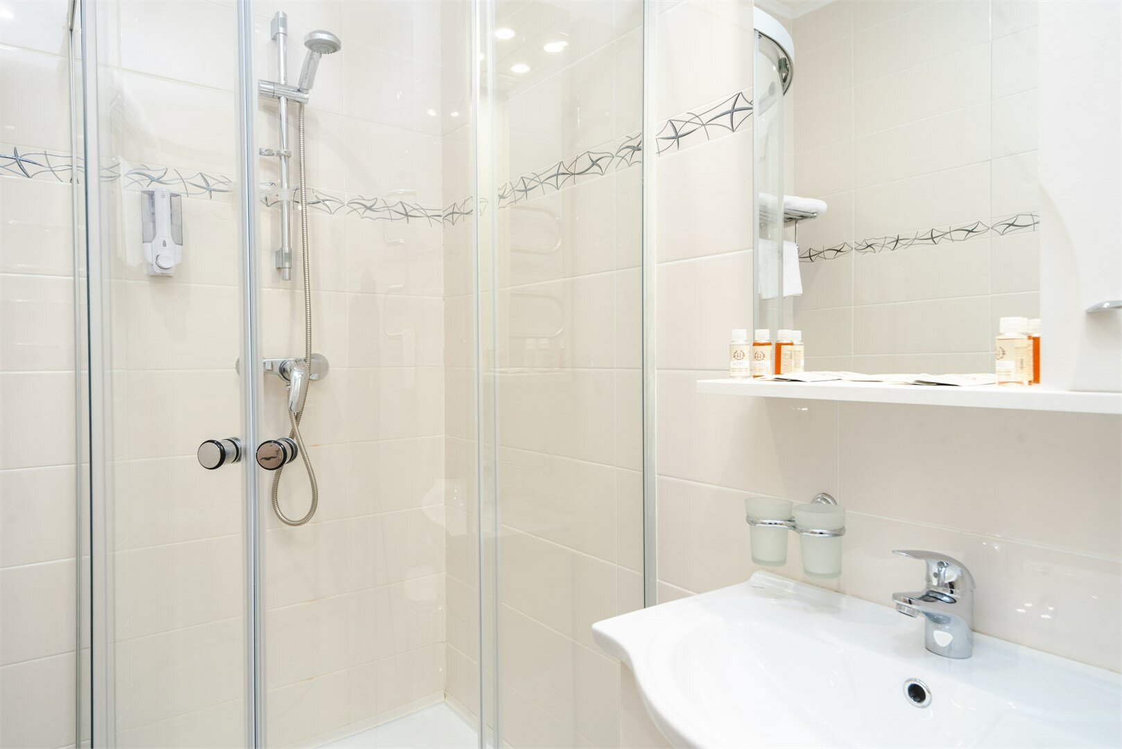 Улучшенный трехместный номер