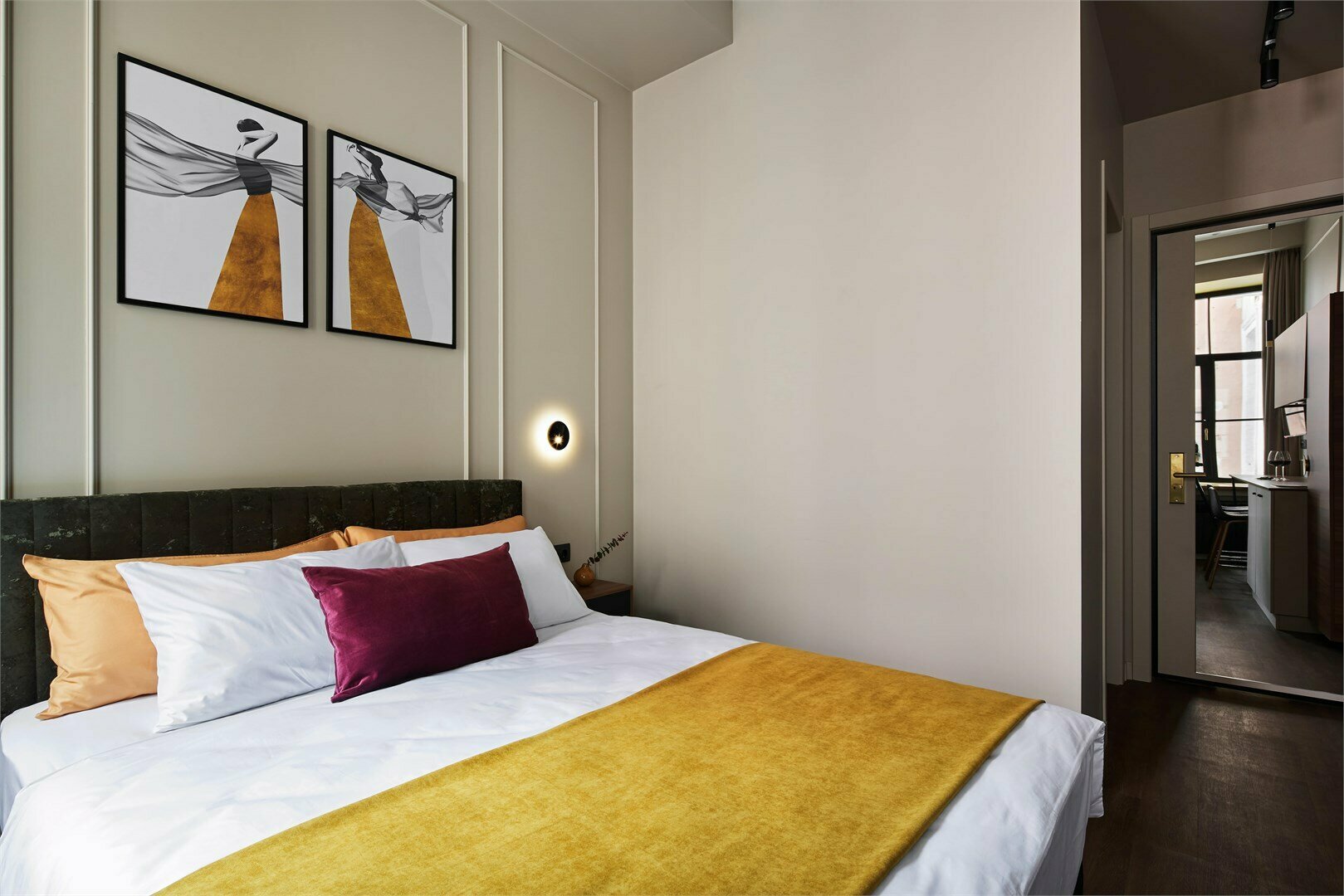 Номер студио с видом во двор