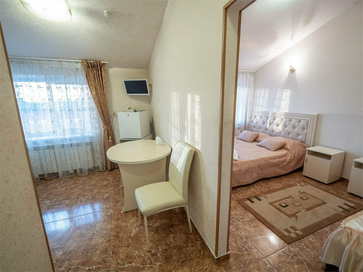 СЕМЕЙНЫЙ 2-х комнатный (4-местный) на 3 этаже. Старый номерной фонд