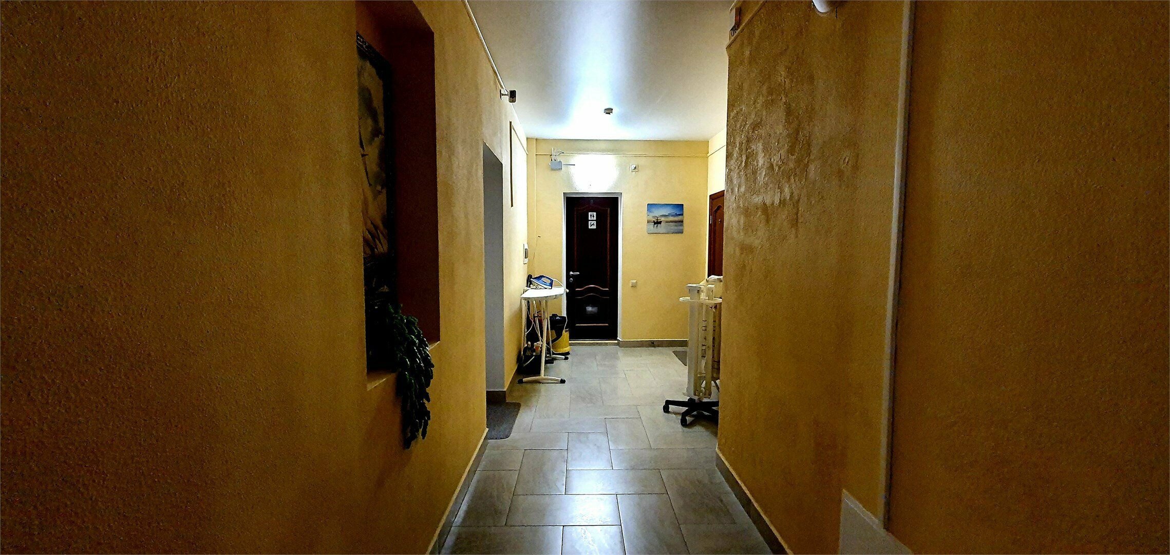 Двухместный номер с двуспальной кроватью и дополнительной кроватью № 22