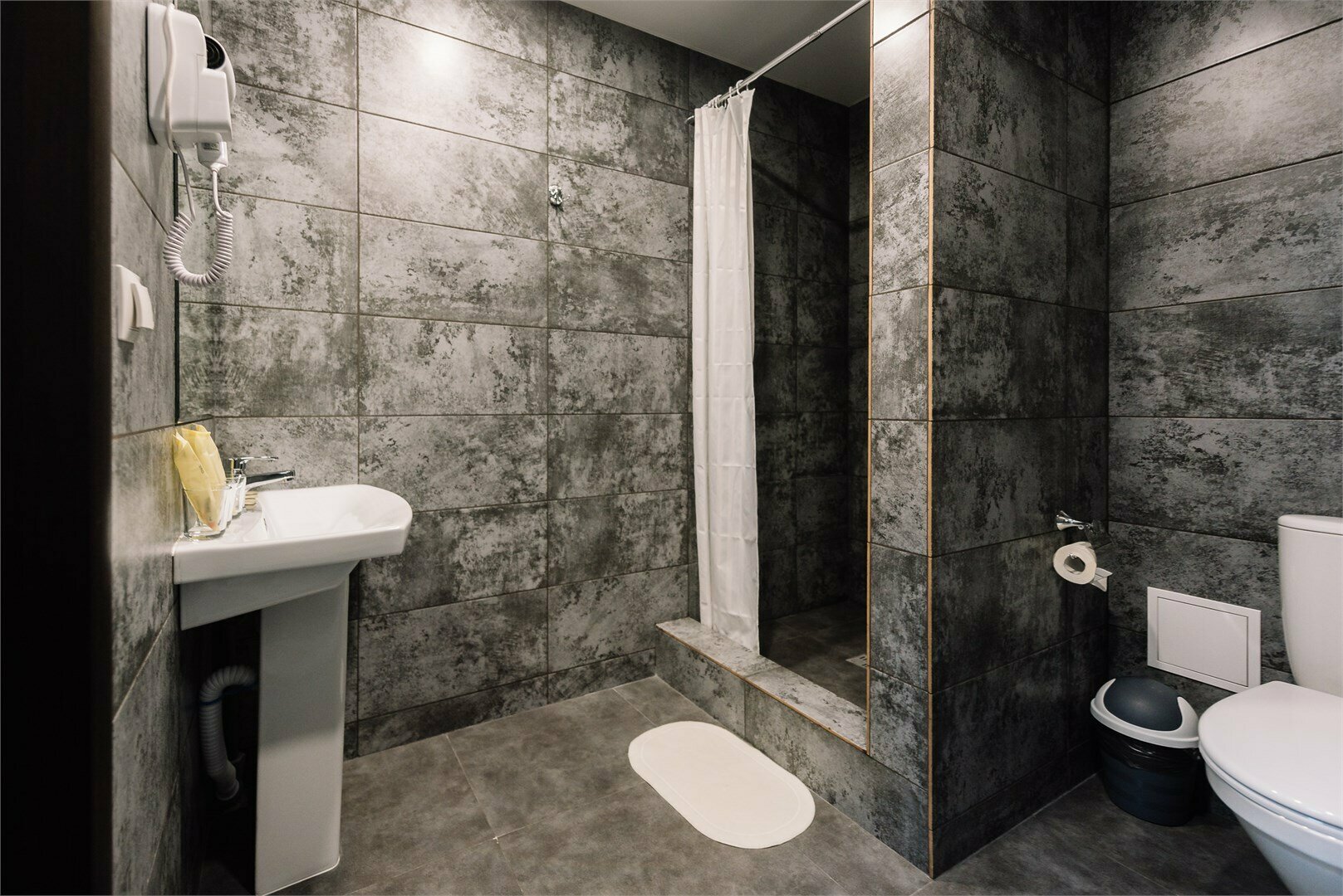 Трёхместный