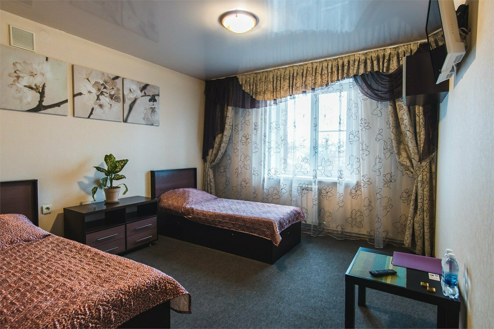 Двухместный номер с 2 двуспальными кроватями