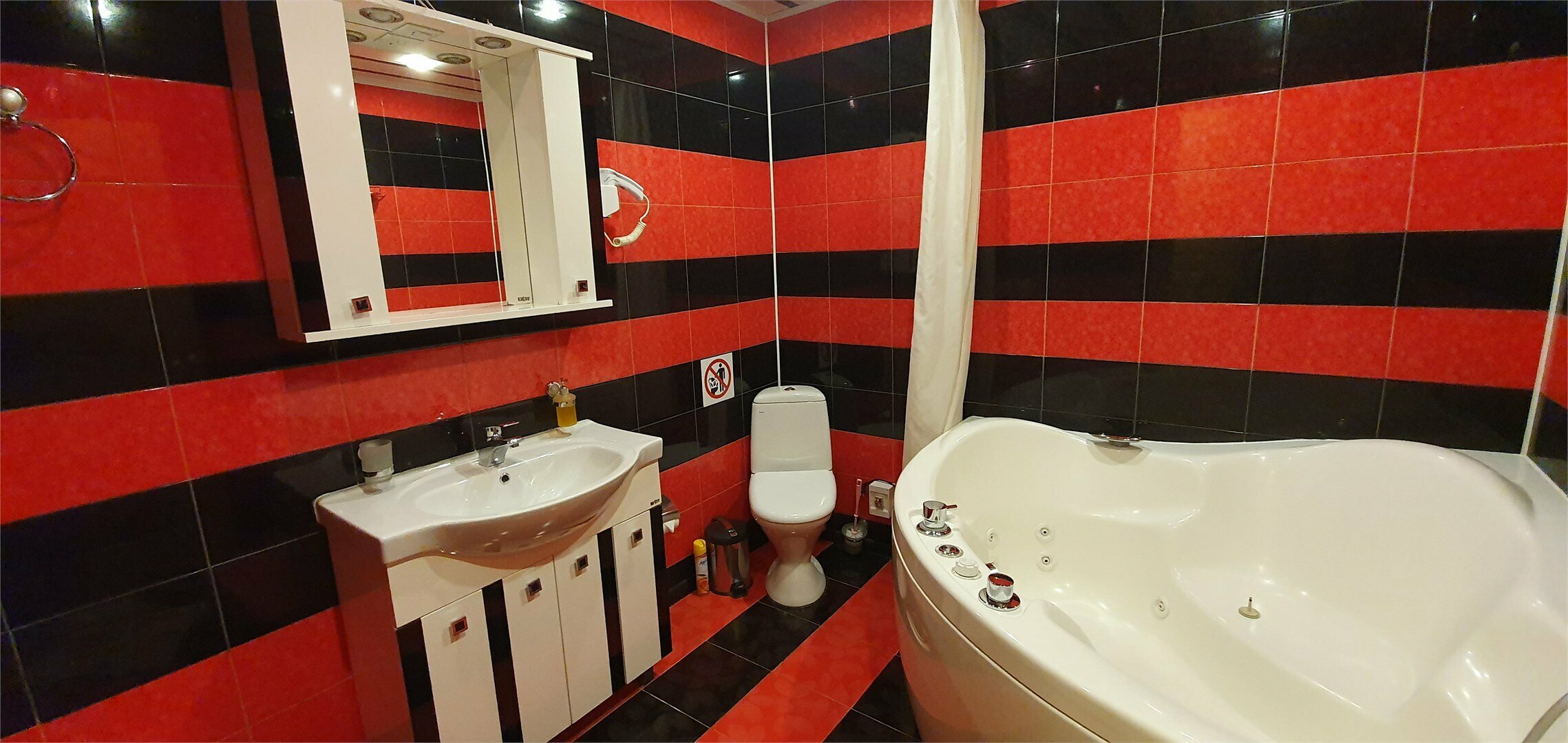 Двухуровневые аппартаменты ЛЮКС с камином и джакузи