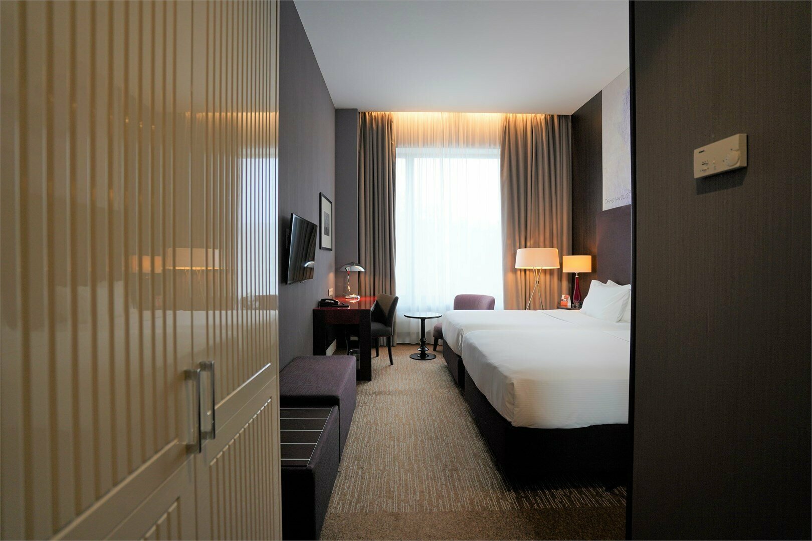 номер ПРЕМИУМ/TWIN с 2 раздельными кроватями