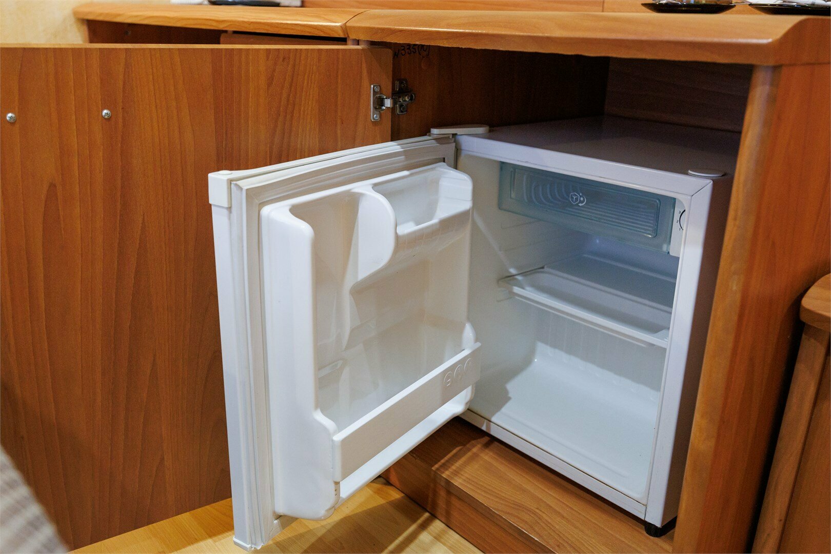 Небольшой двухместный номер с 2 отдельными кроватями