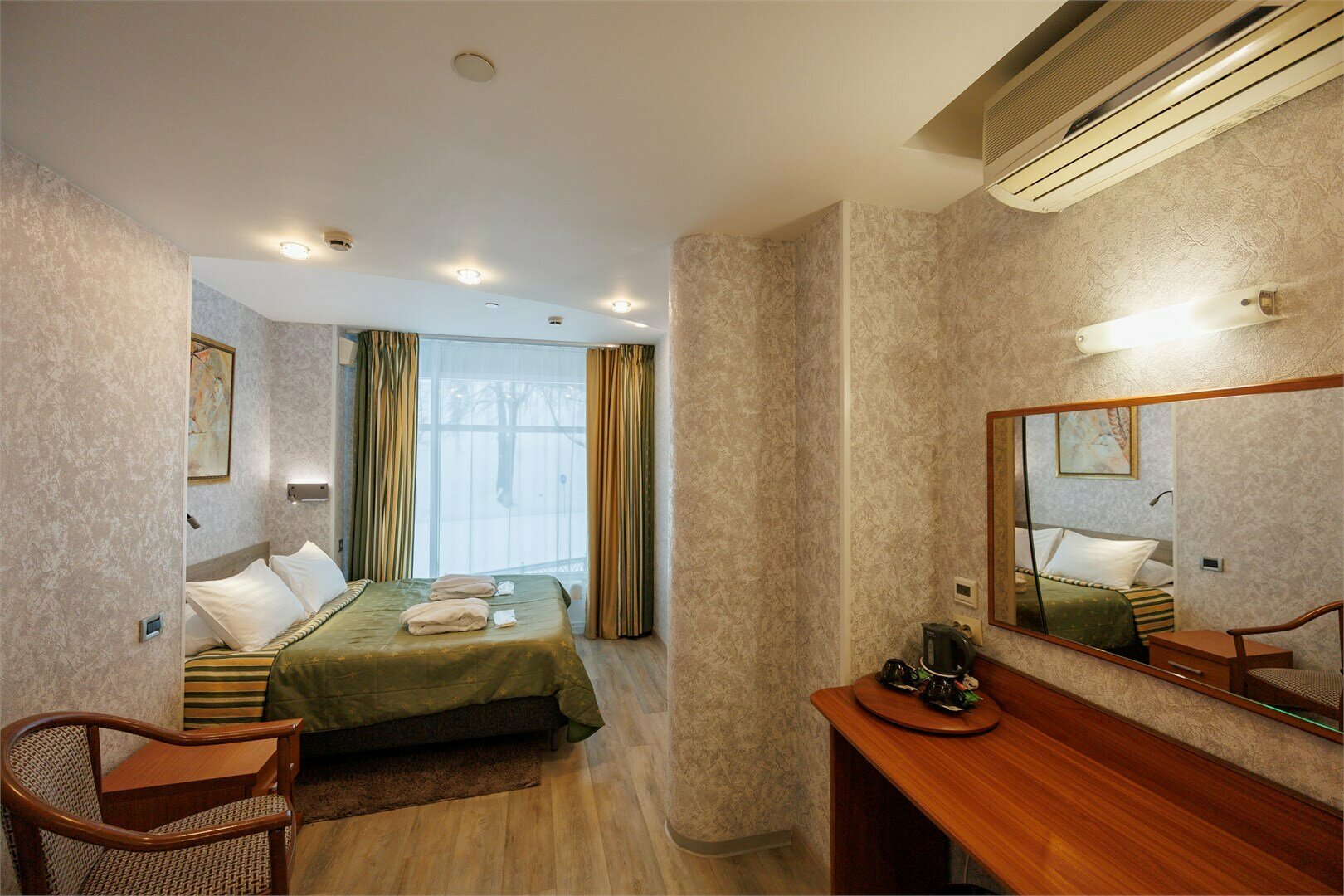 Трехместный люкс с видом на Волгу