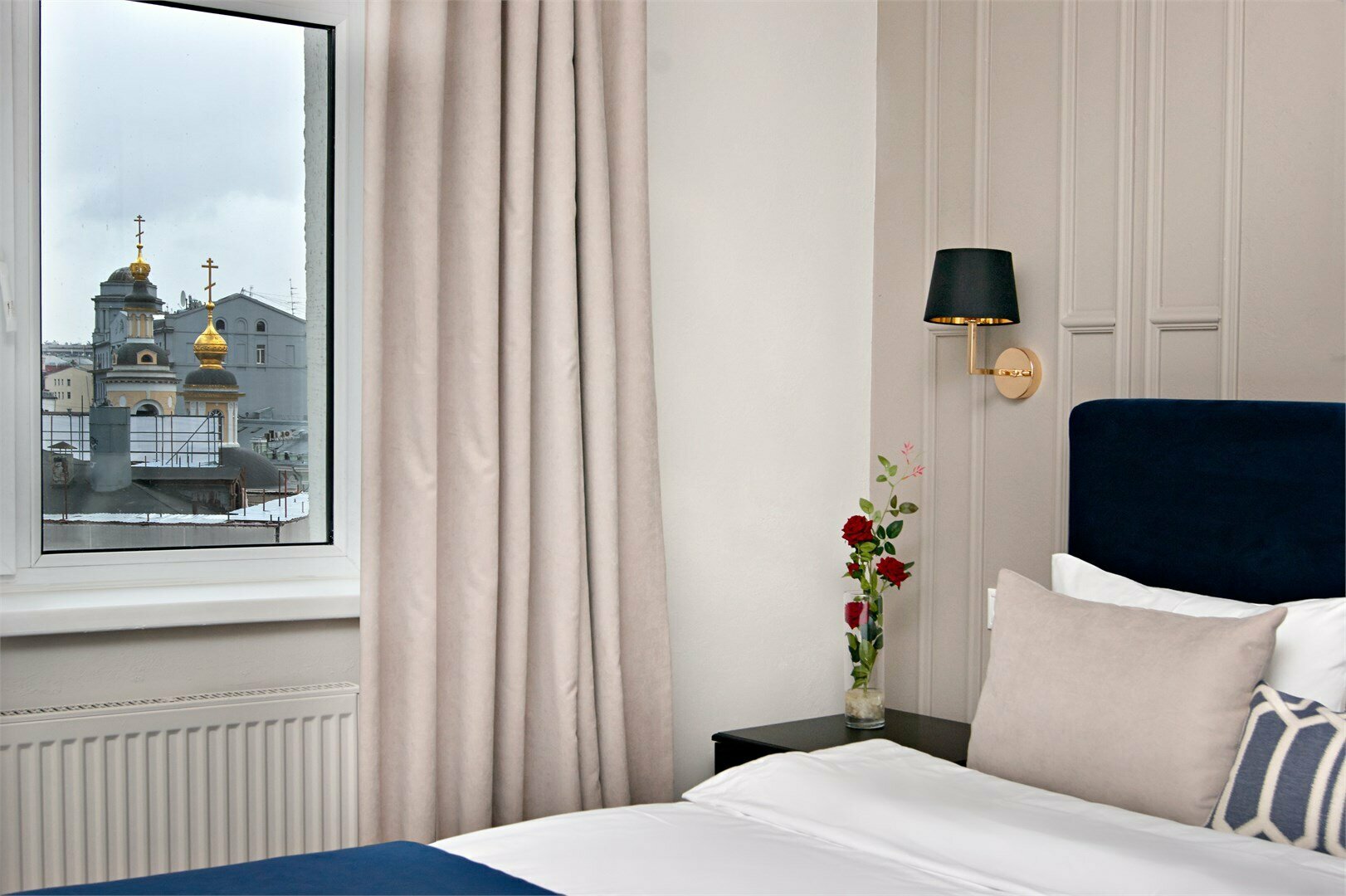 Улучшенный стандартный номер с большой кроватью