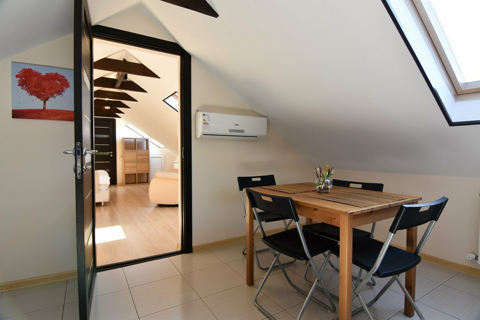 Двухкомнатный номер мансарда