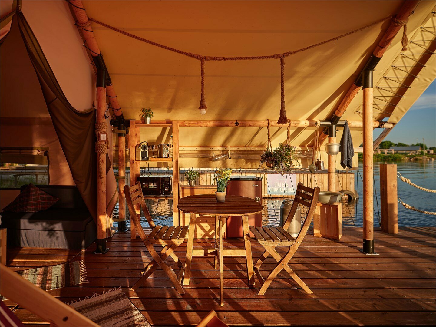 Сафари-тент - Dream Hous на воде (16 м.кв)