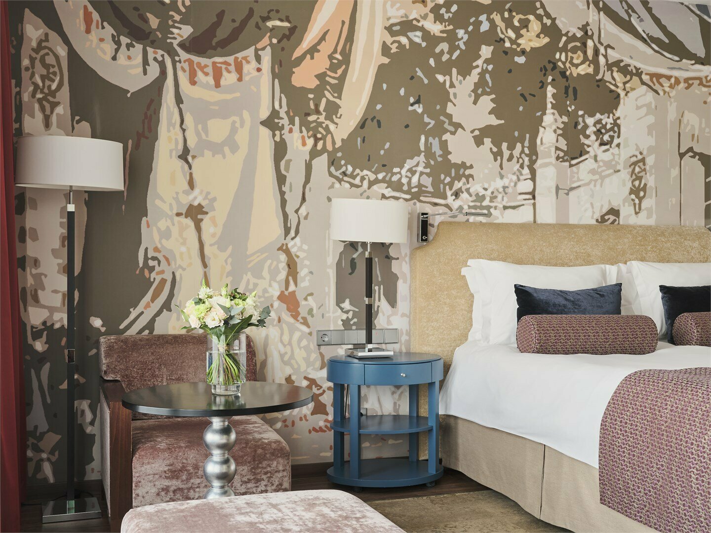 Люкс с террасой с 1 кроватью King- size  вид на Санкт-Петербург