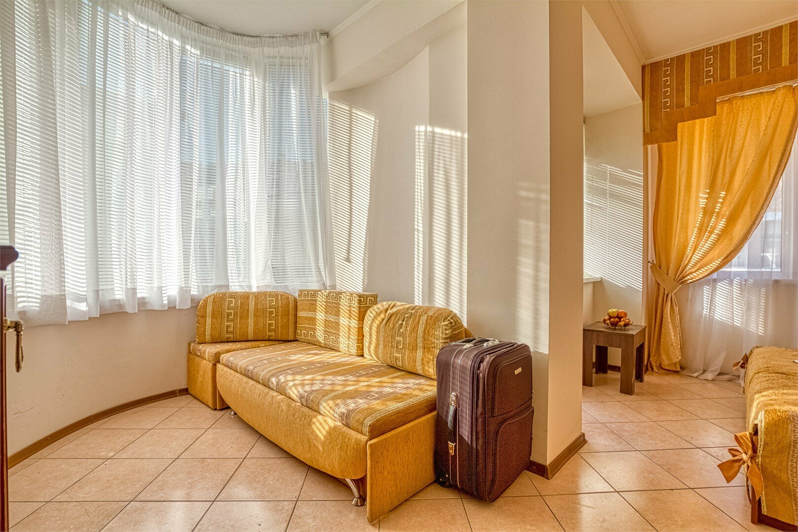 Комфорт (боковой вид на море)