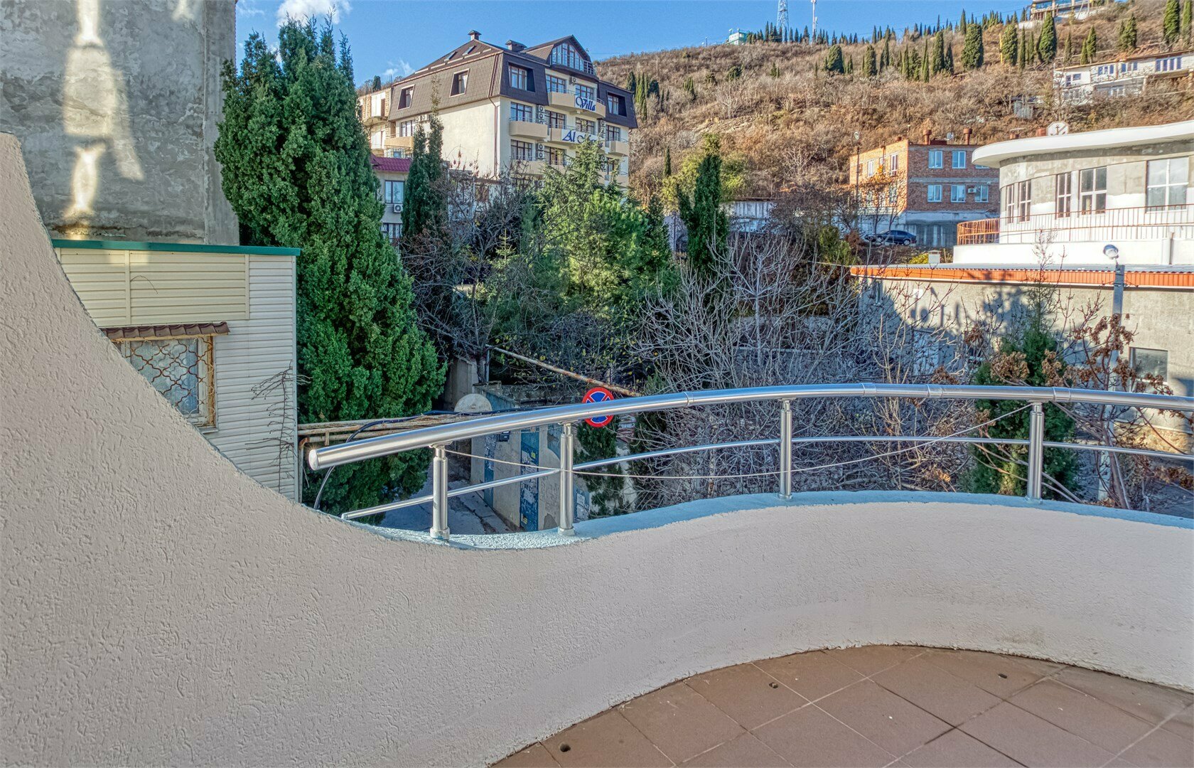 Комфорт (боковой вид на море)