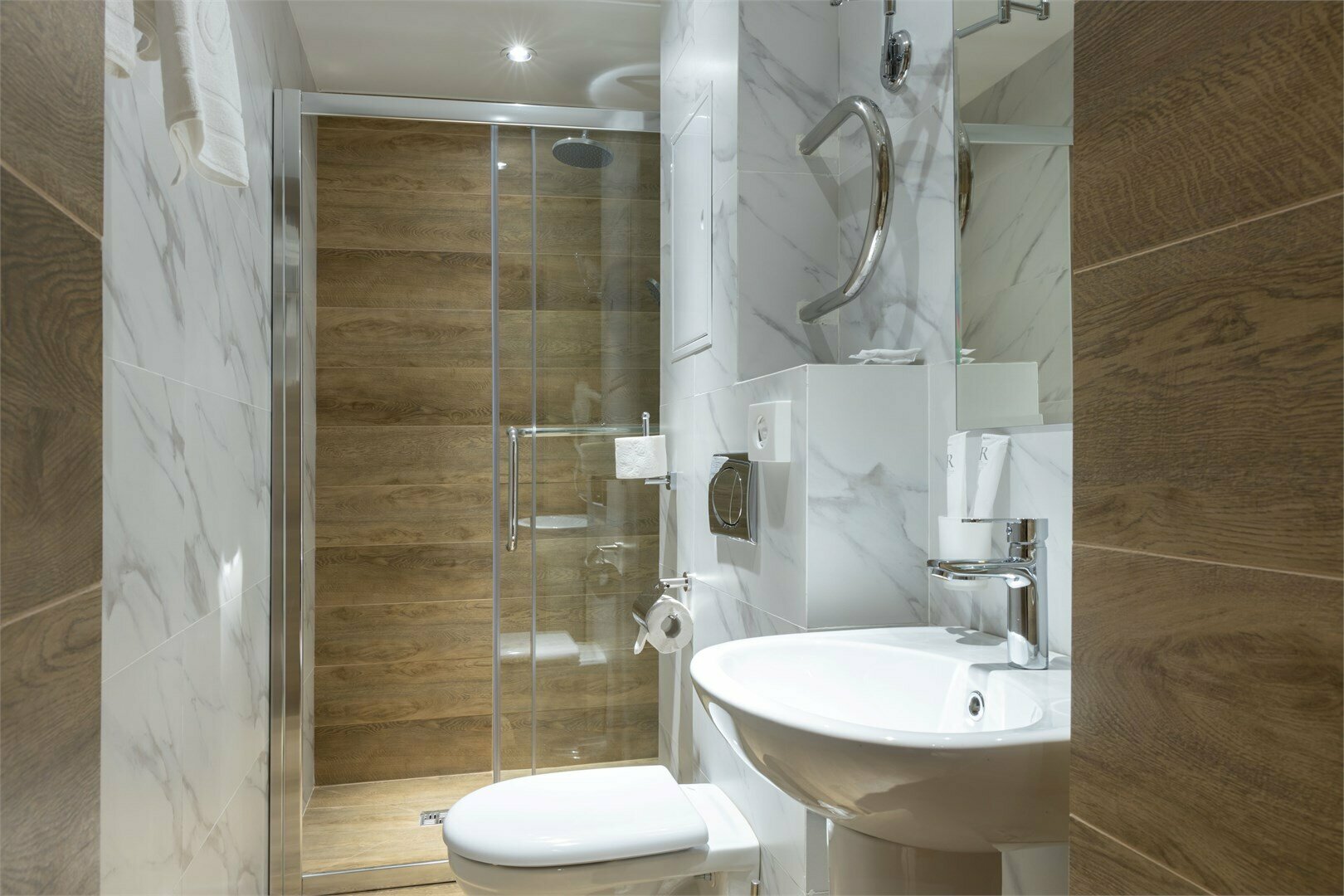 Номер с кроватью размера «queen-size»