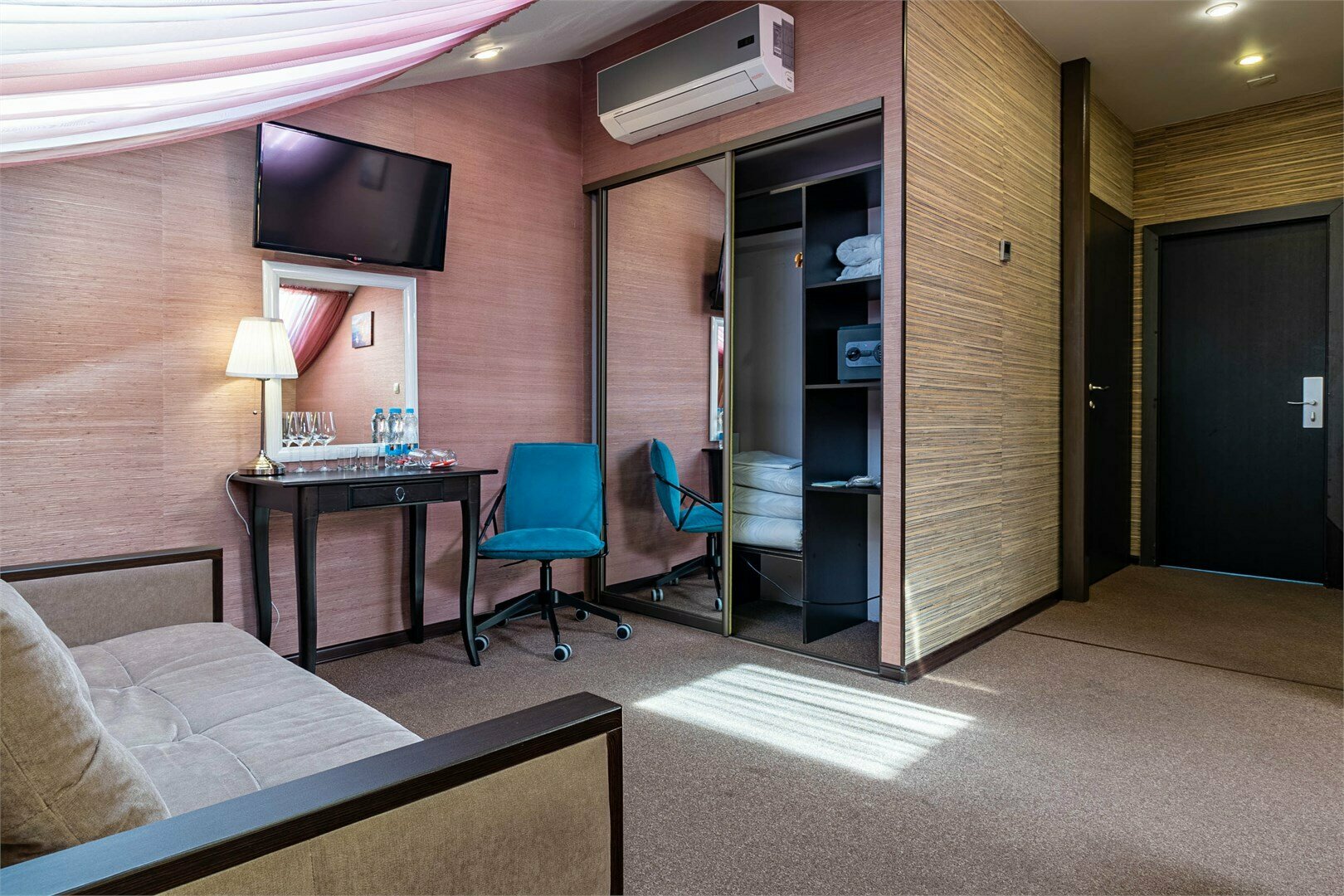 Студия на мансардном этаже