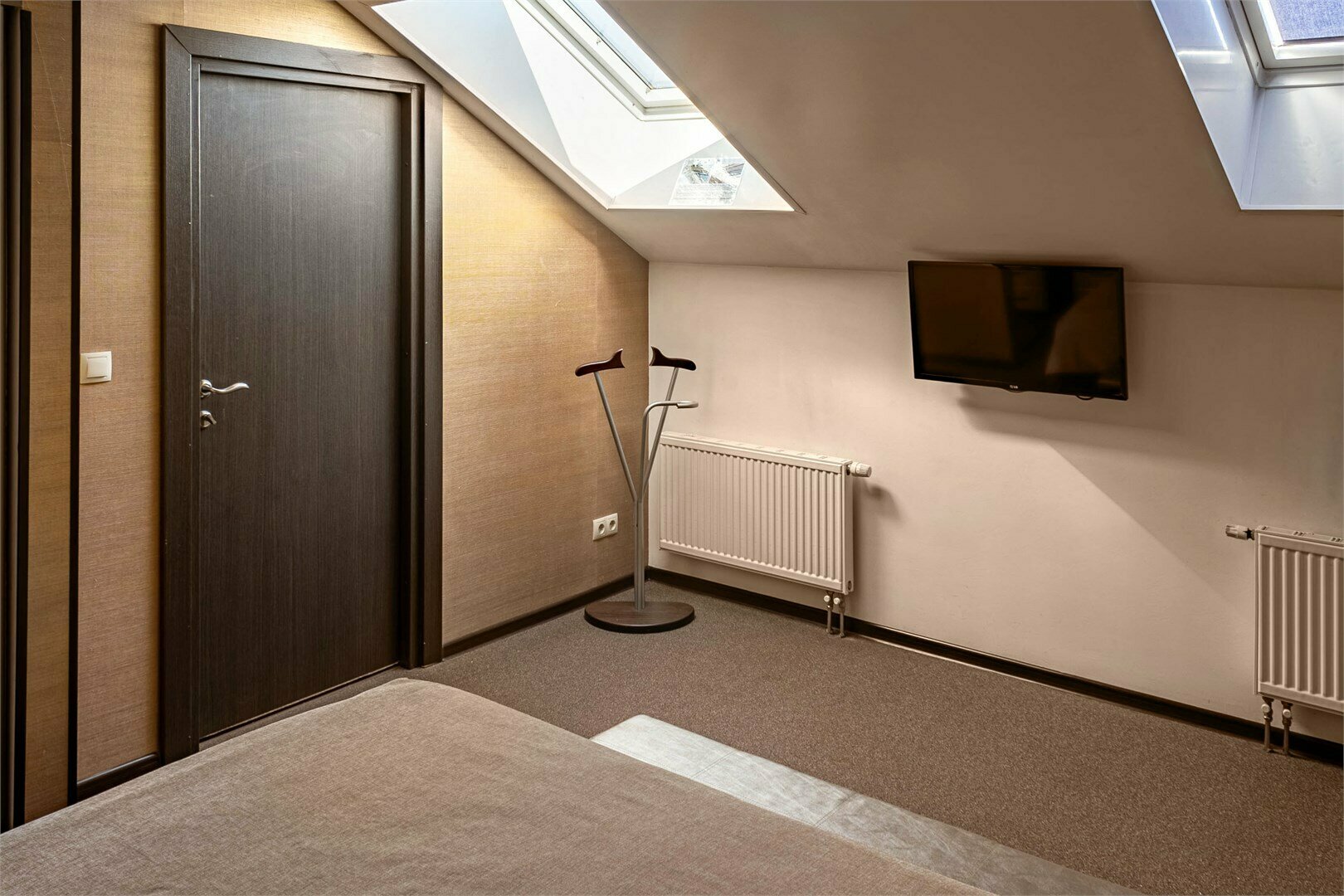 Двухкомнатный люкс на мансардном этаже