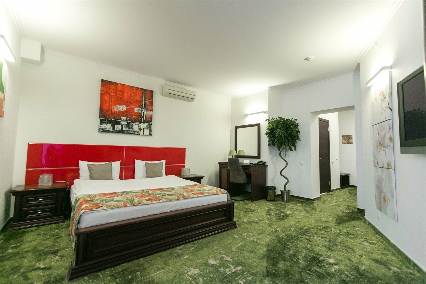 ДЕЛЮКС С ОДНОЙ КРОВАТЬЮ