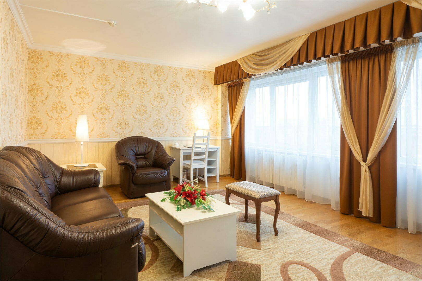 Номер-студия с кроватью размера «king-size»