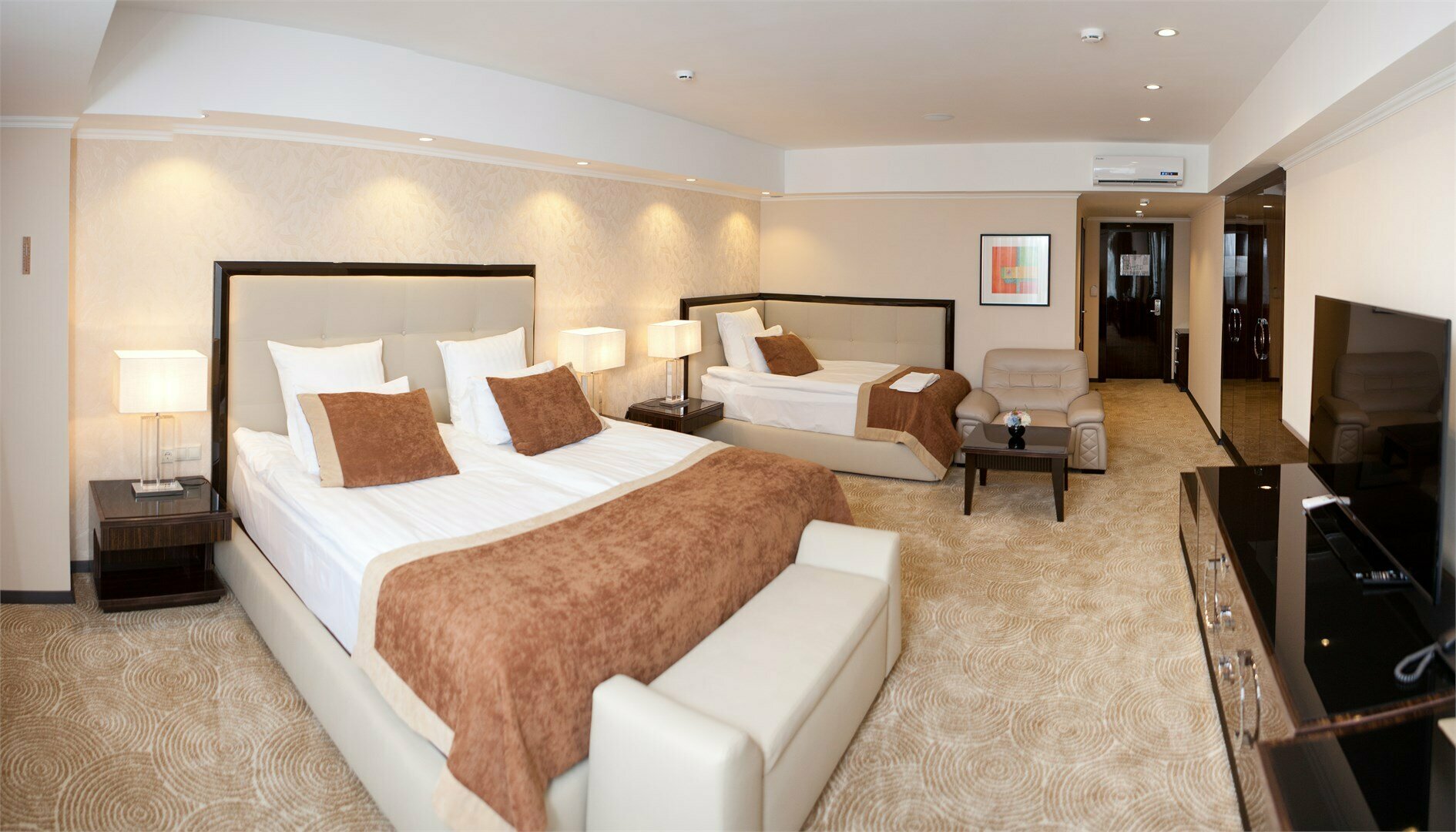 Студия Премиум трехместный корпус Премиум