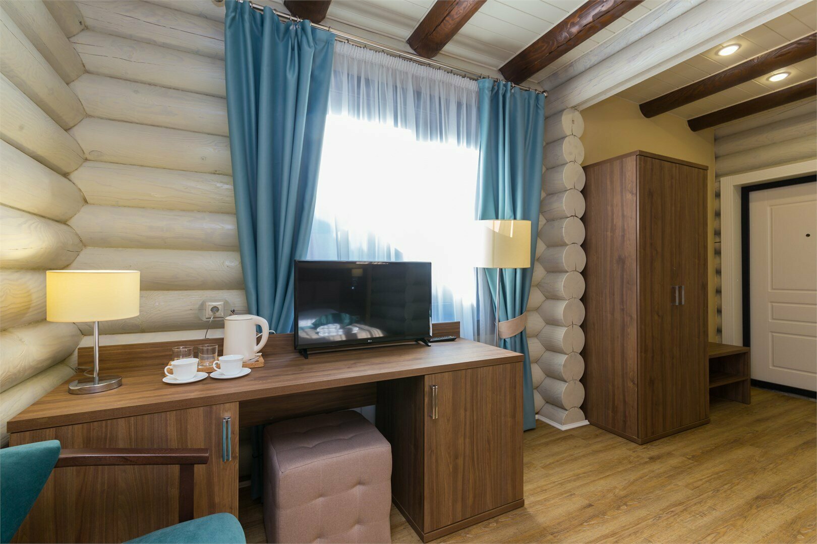 Улучшенный номер с двуспальной кроватью (Standard Plus)