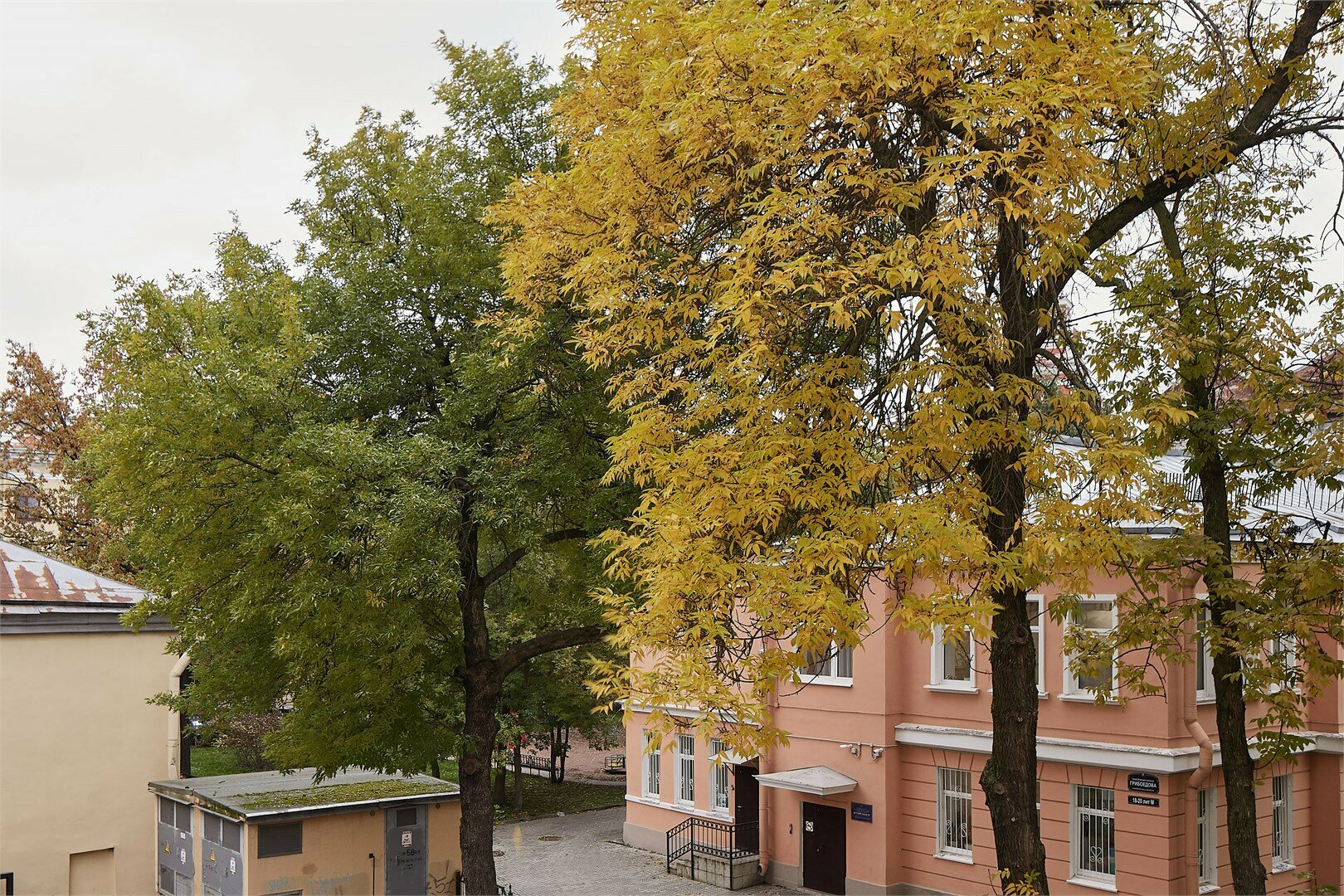 LENINGRAD STANDARD с видом на внутренний двор