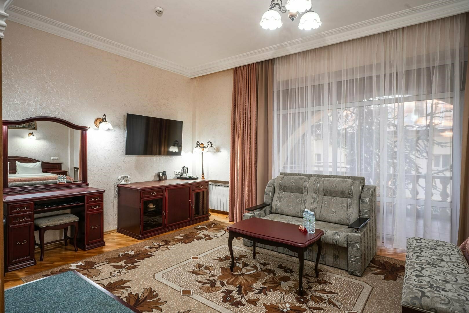 Студио с балконом