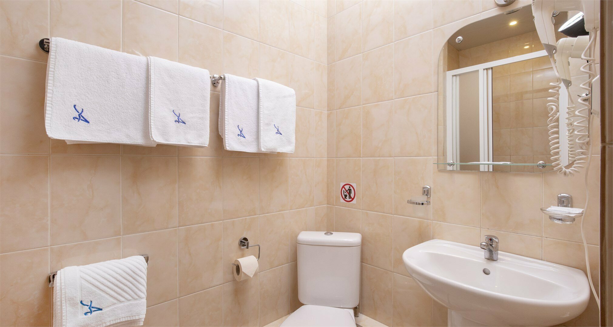 Двухместный номер c большой кроватью