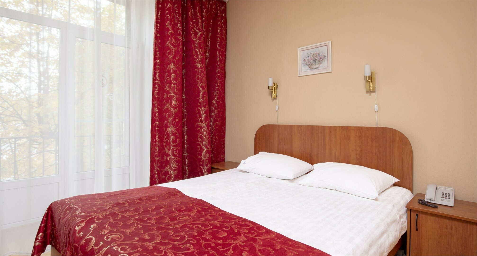 Двухместный номер c большой кроватью