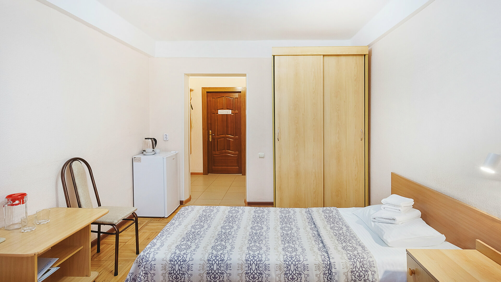 Улучшенный двухместный номер с 2 отдельными кроватями