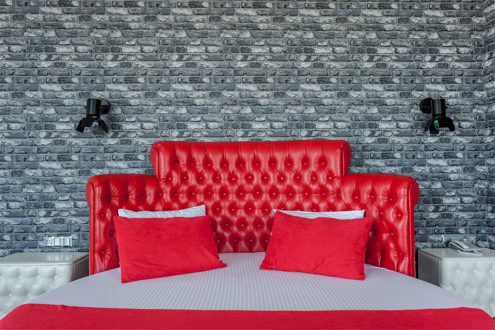 Люкс с джакузи (красный)