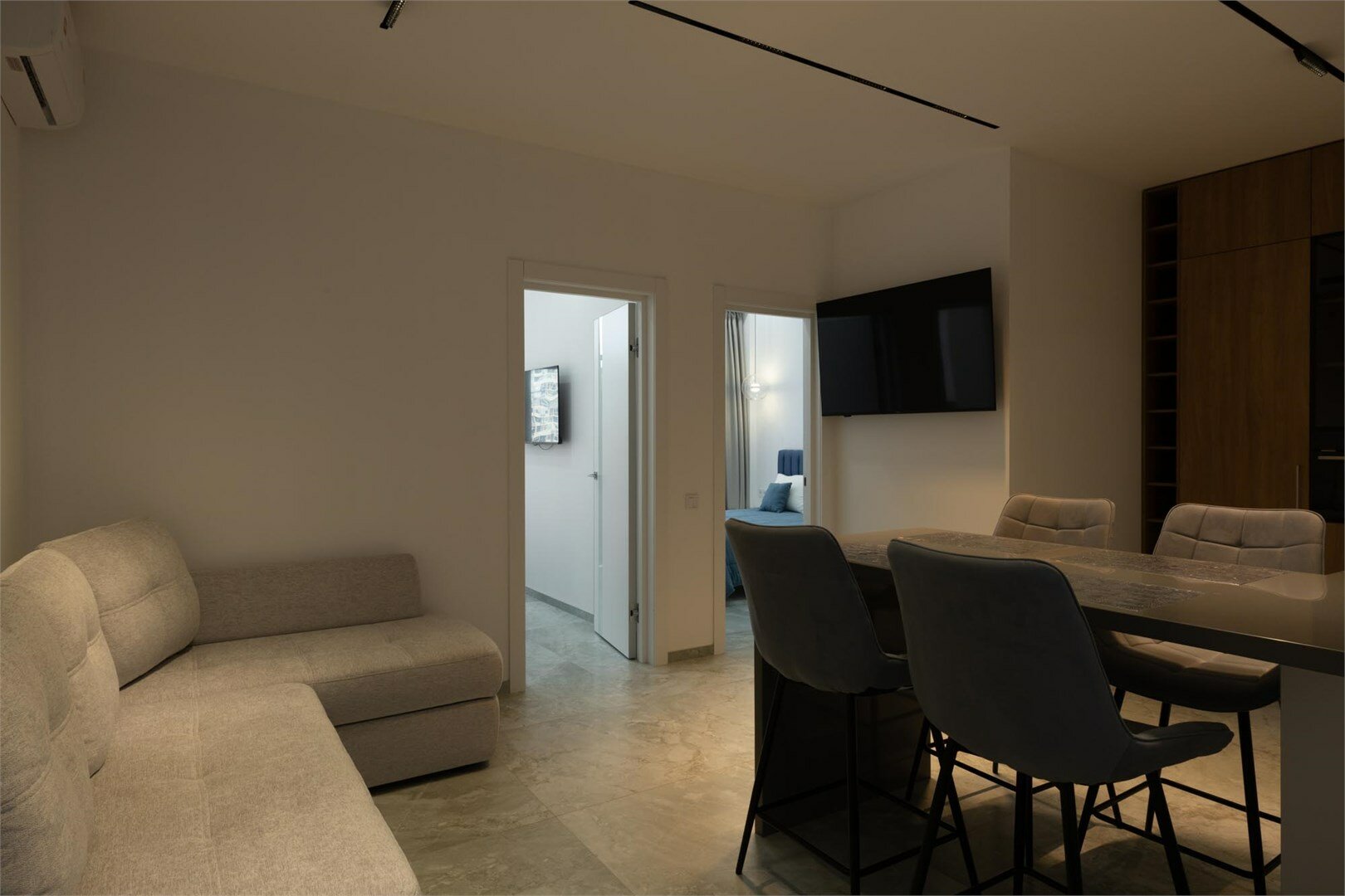 Двухкомнатные апартаменты с балконом