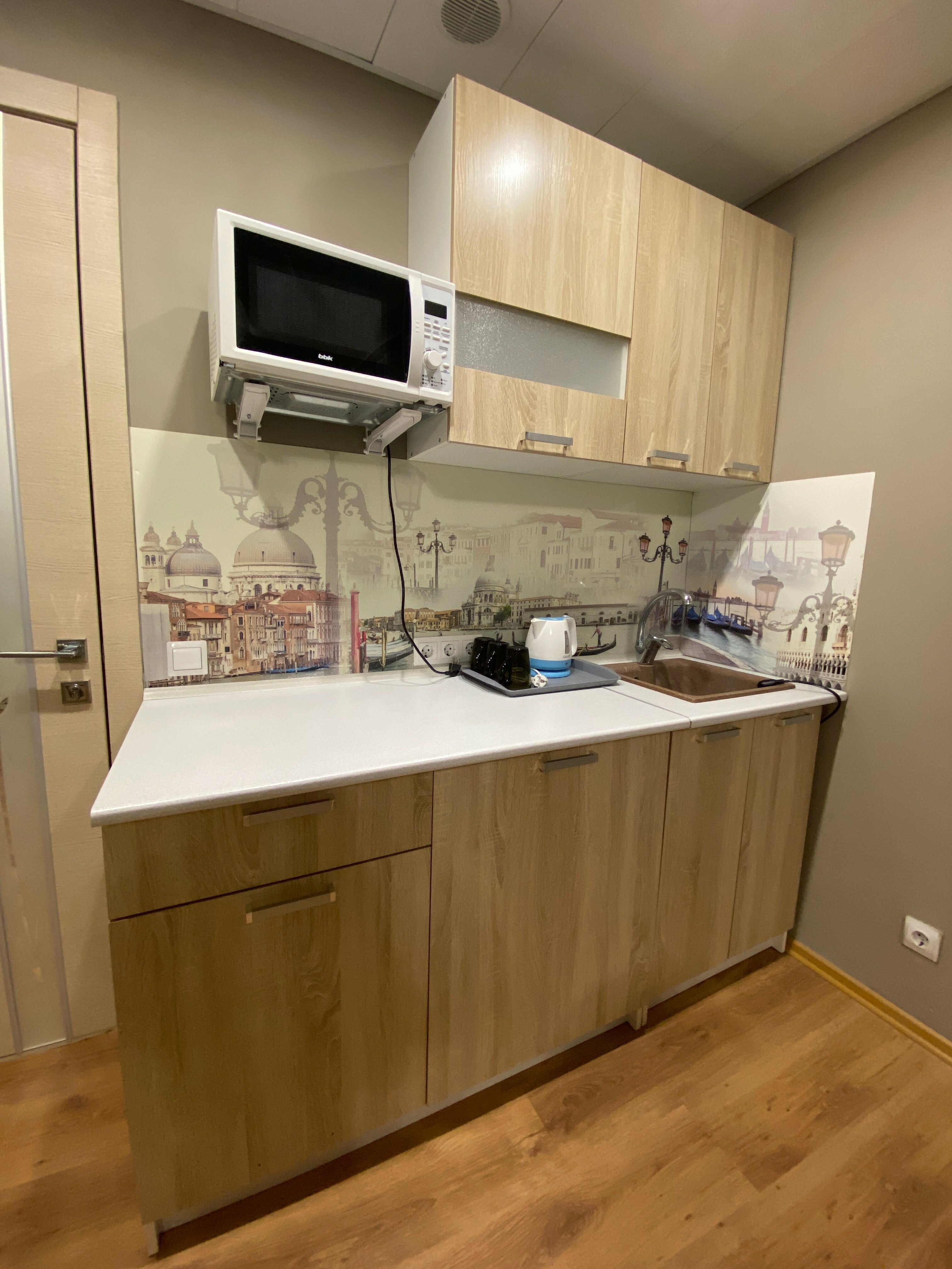 Студия двухместная с допместом и миникухней.