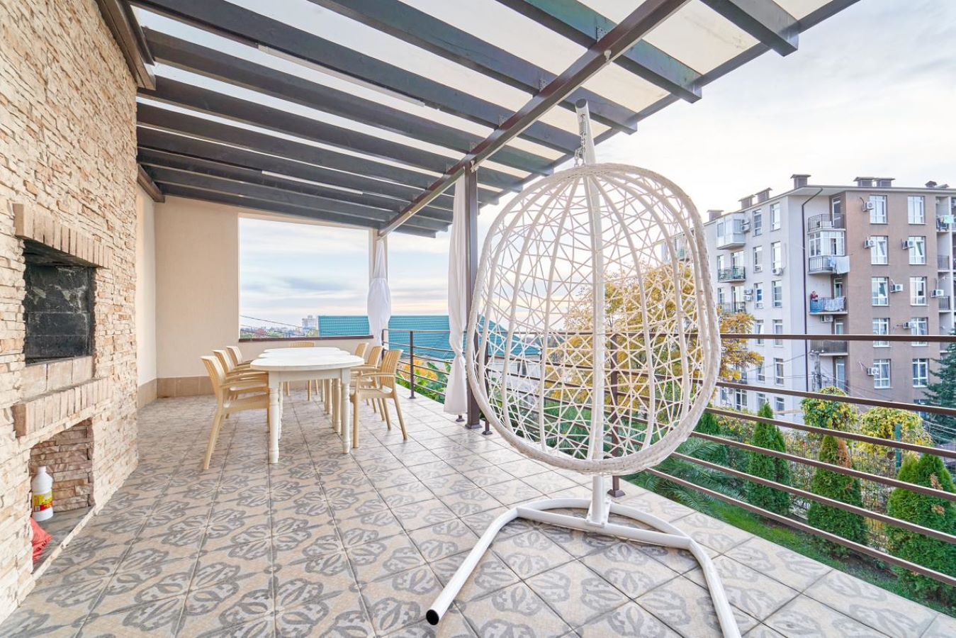 Апартаменты с видом на бассейн