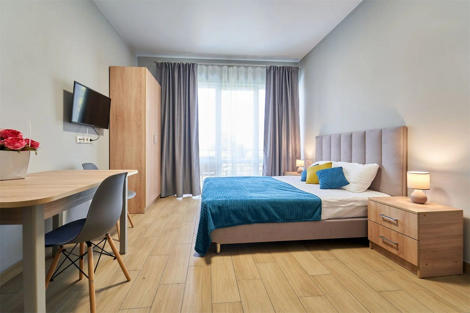 Апартаменты с видом на бассейн