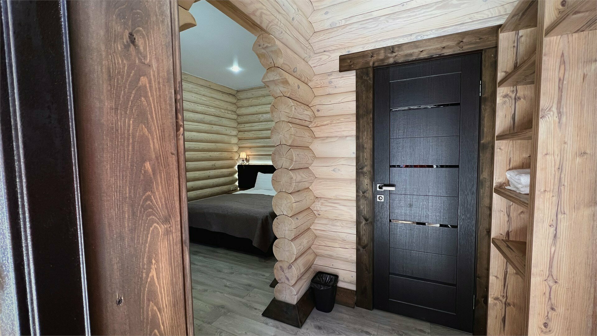 Шале с большой двухспальной кроватью NEW