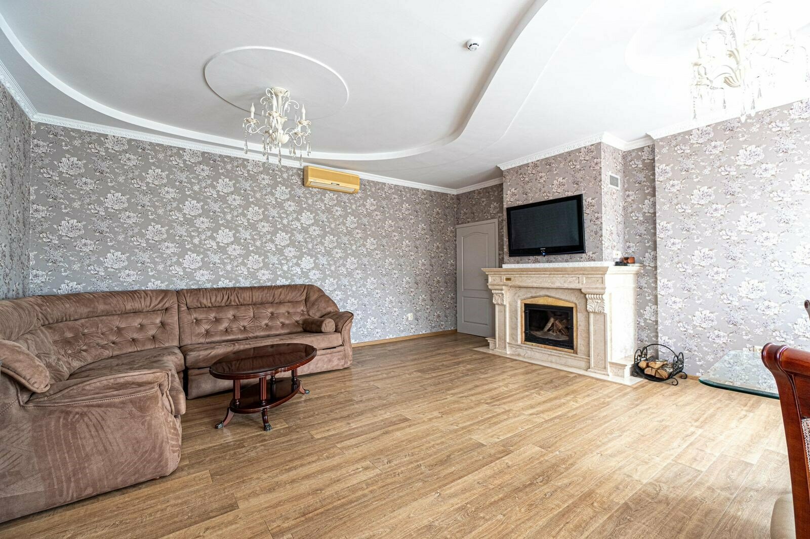 Семейный "Люкс" 105 с камином