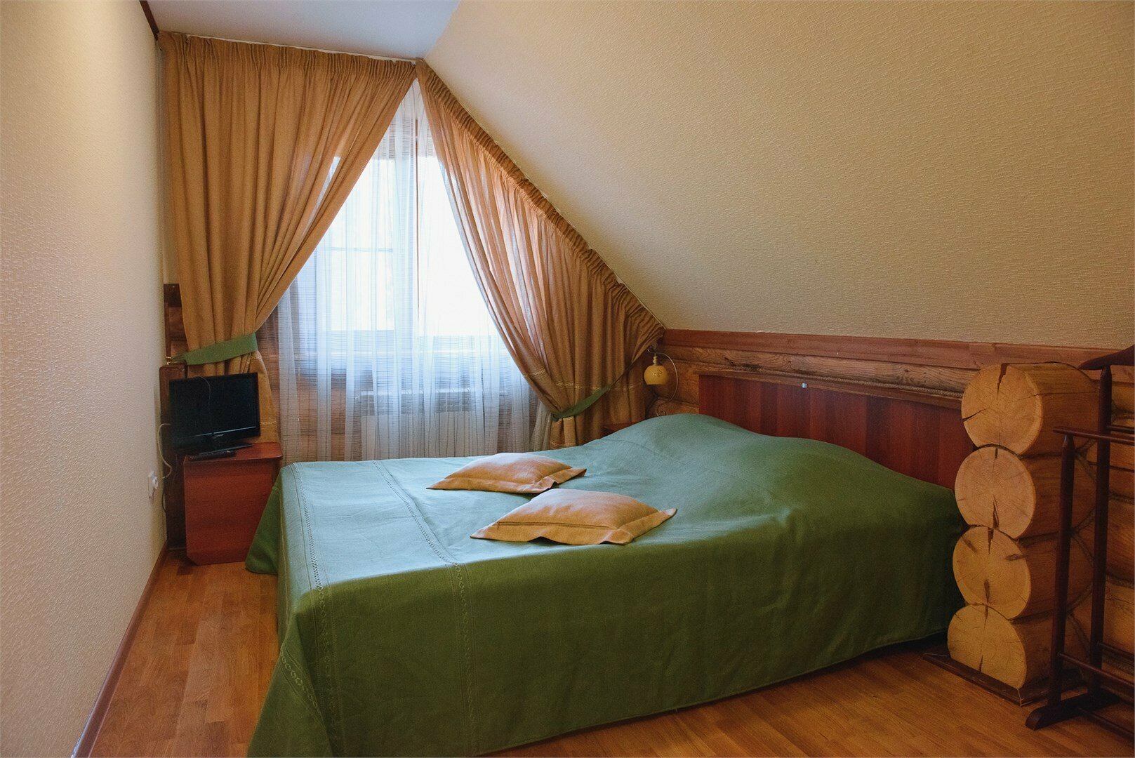 Коттедж с собственным бассейном