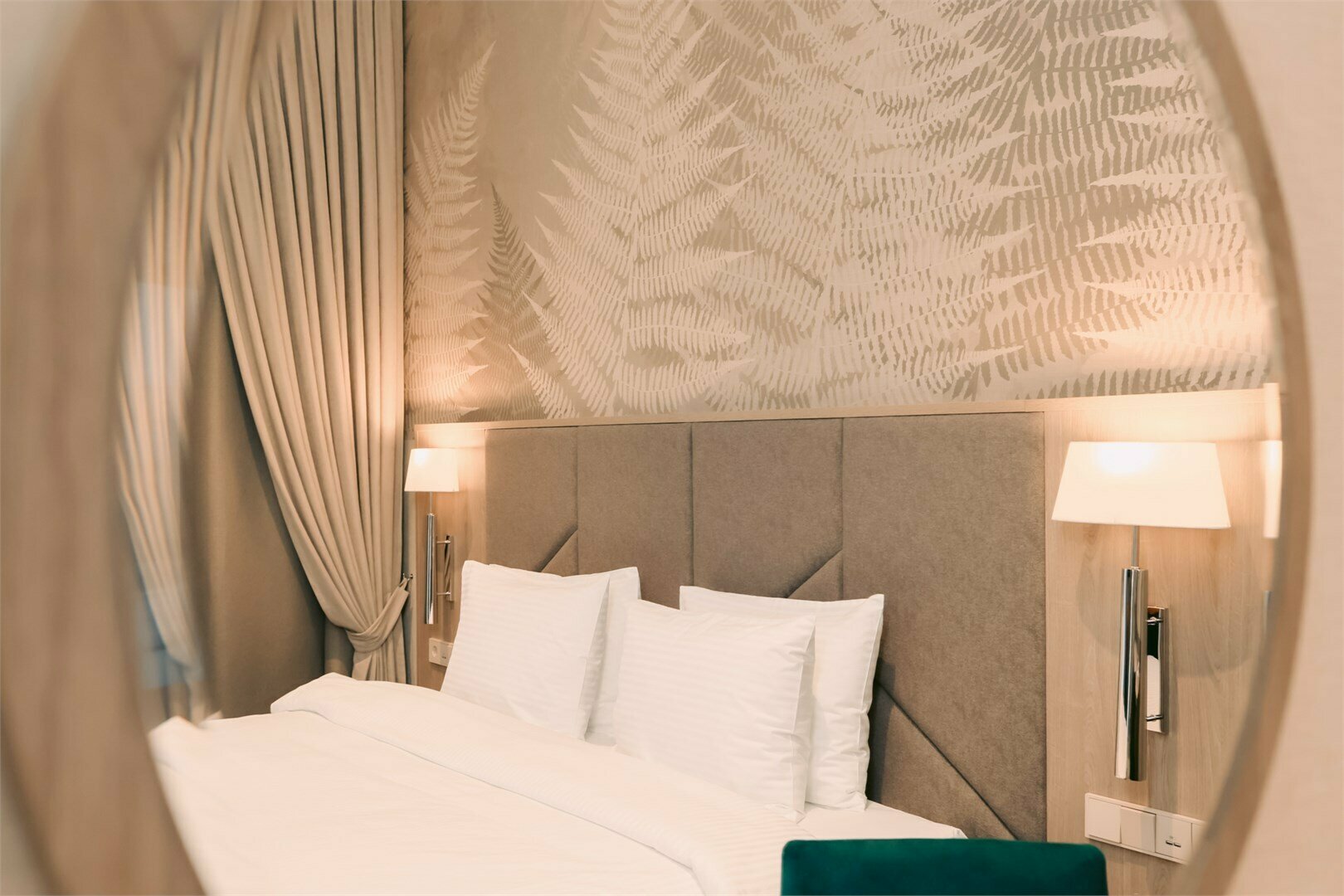 Люкс с кроватью размера «king-size» и балконом