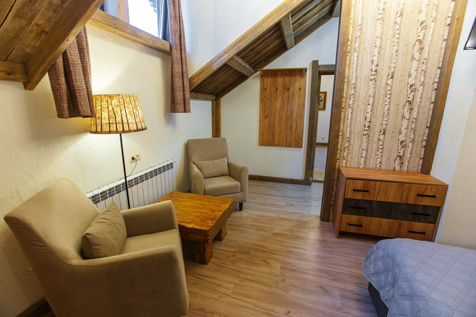 Двухместный номер с 2 отдельными кроватями и балконом