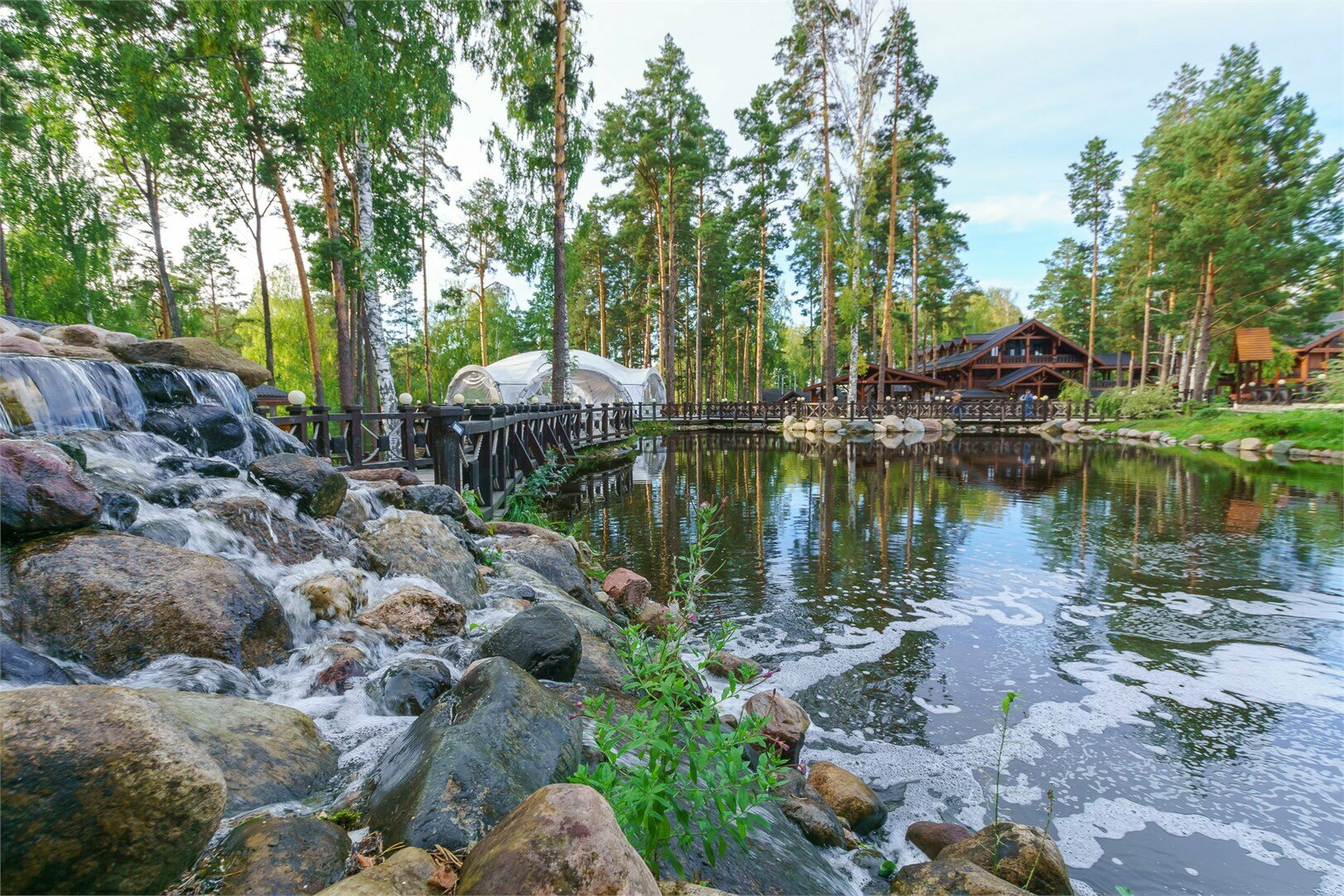 Улучшенный номер с кроватью размера «queen-size»