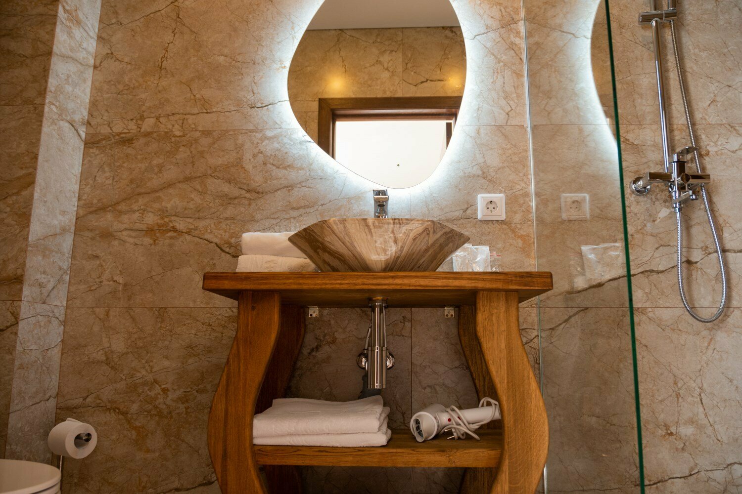 Стандарт "Комфорт"  (раздельные кровати, вид на бассейн) 301