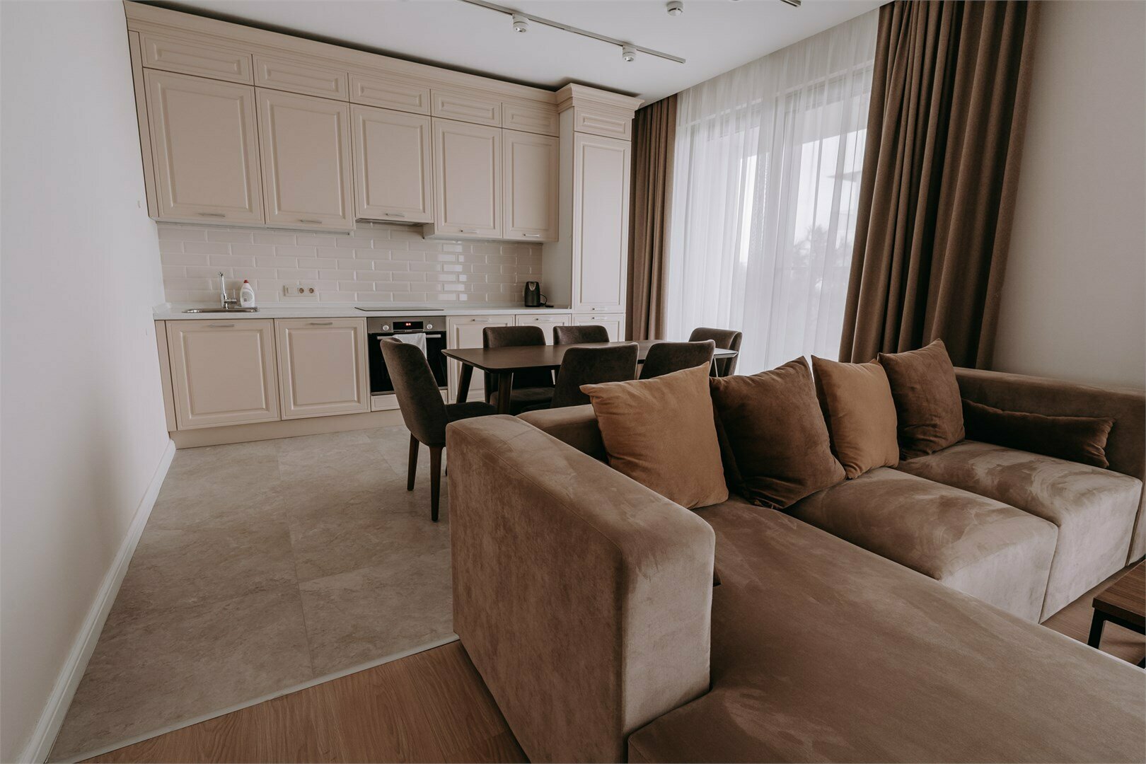 Апартаменты трехкомнатные улучшенные