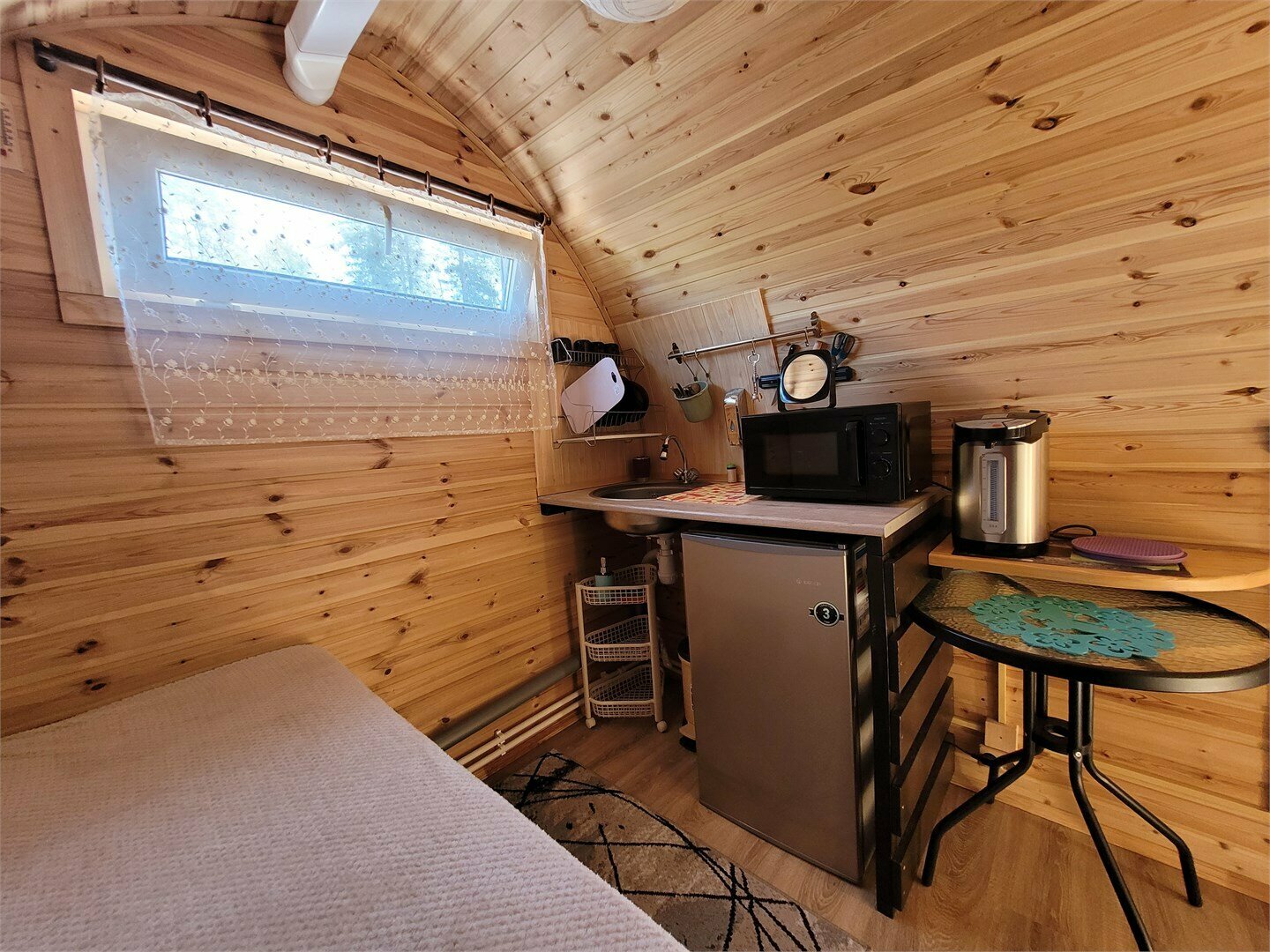 Арочный домик на краю леса с центральным входом, ул. Советская,52