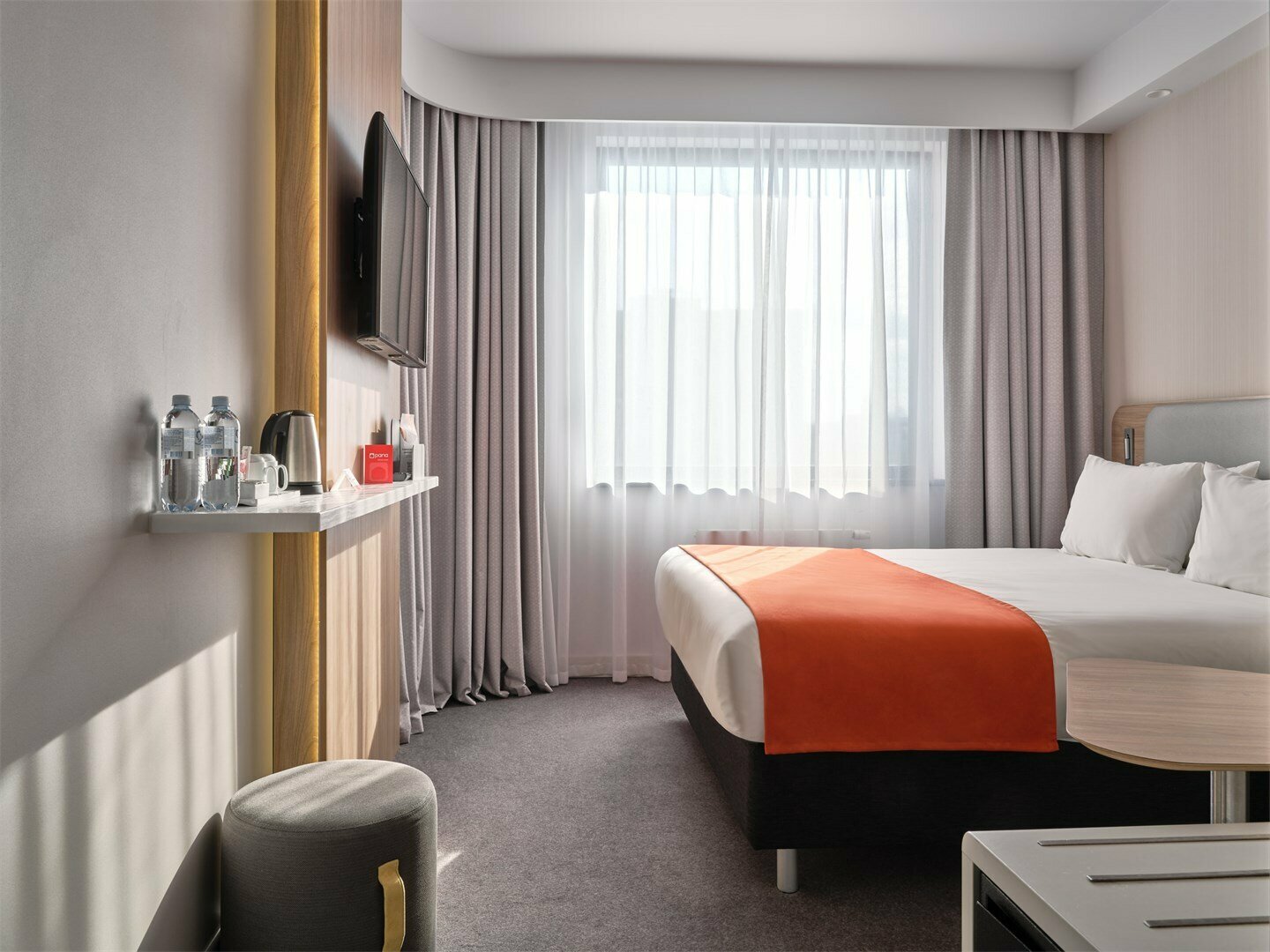 СТАНДАРТНЫЙ НОМЕР С ОДНОЙ БОЛЬШОЙ КРОВАТЬЮ