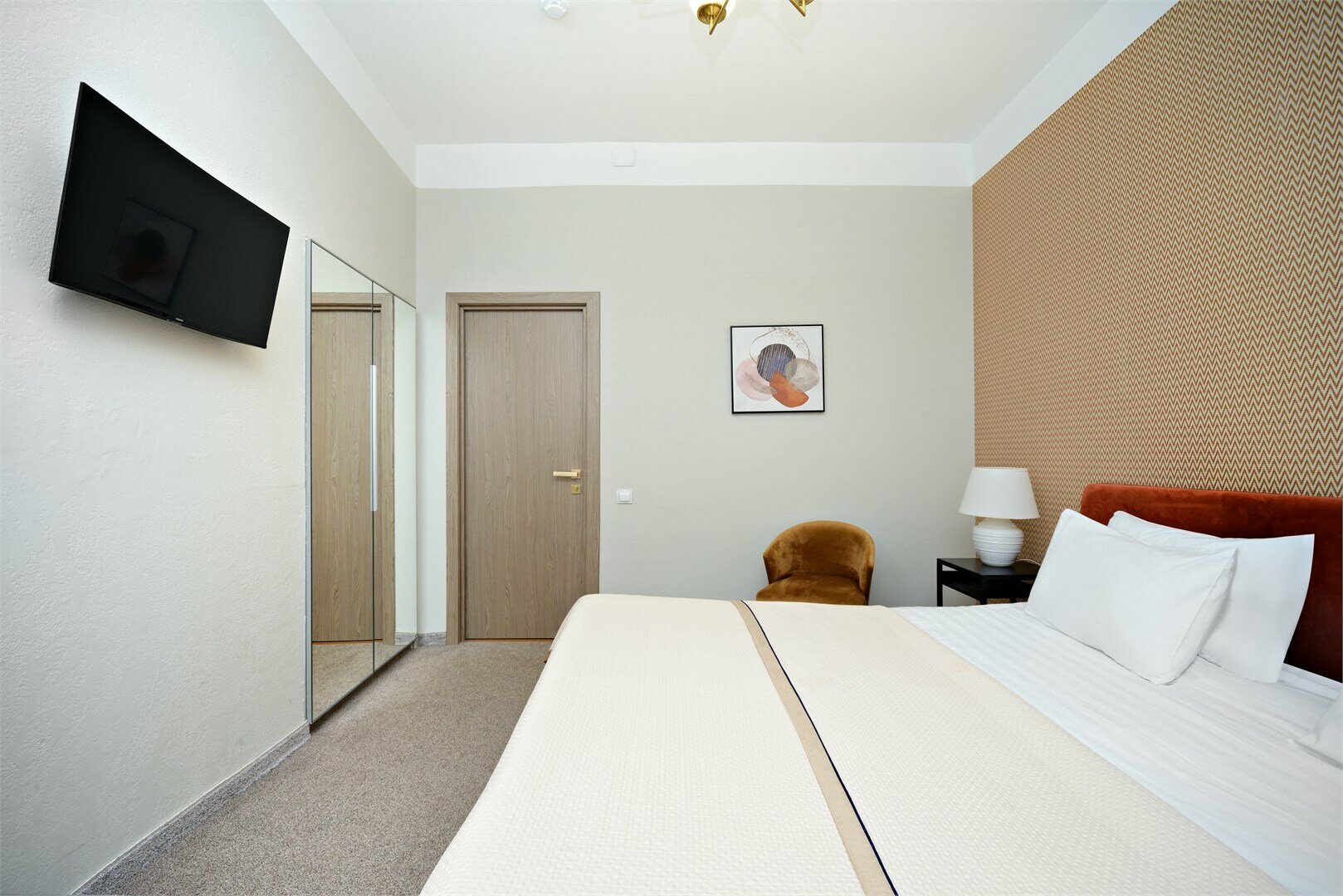 Комфорт с большой двуспальной кроватью