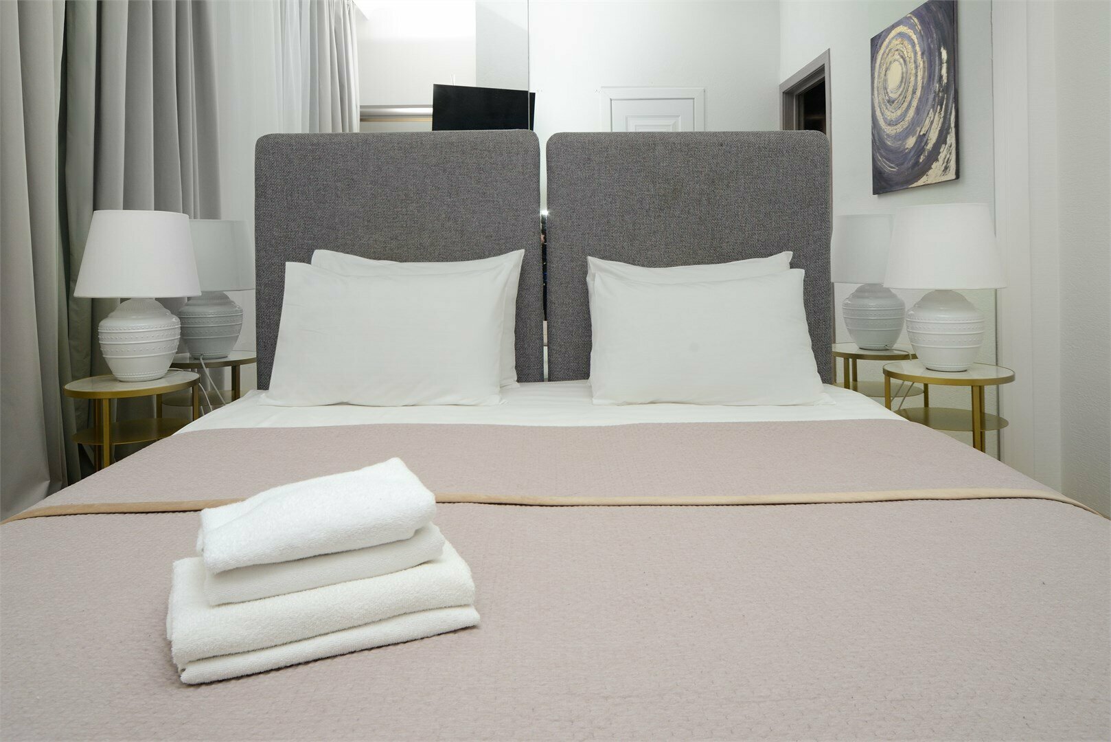 Стандартный двухместный номер с одной большой или двумя раздельными кроватями