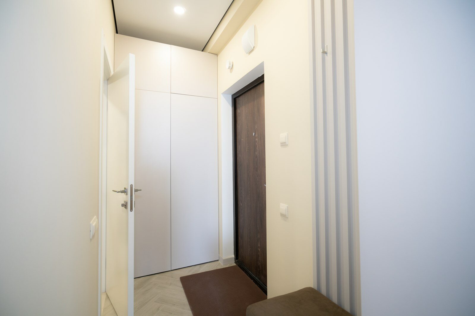 Дизайнерская студия LS-ART-OLIVE в оливковых оттенках лета в Алуште - вид на море с 13 этажа